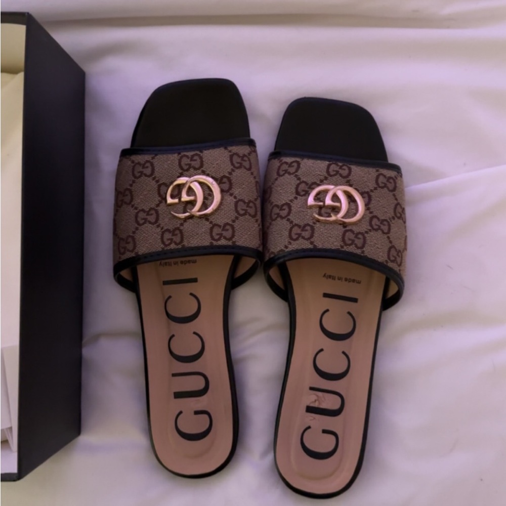 Gucci matelasse slides slide 39